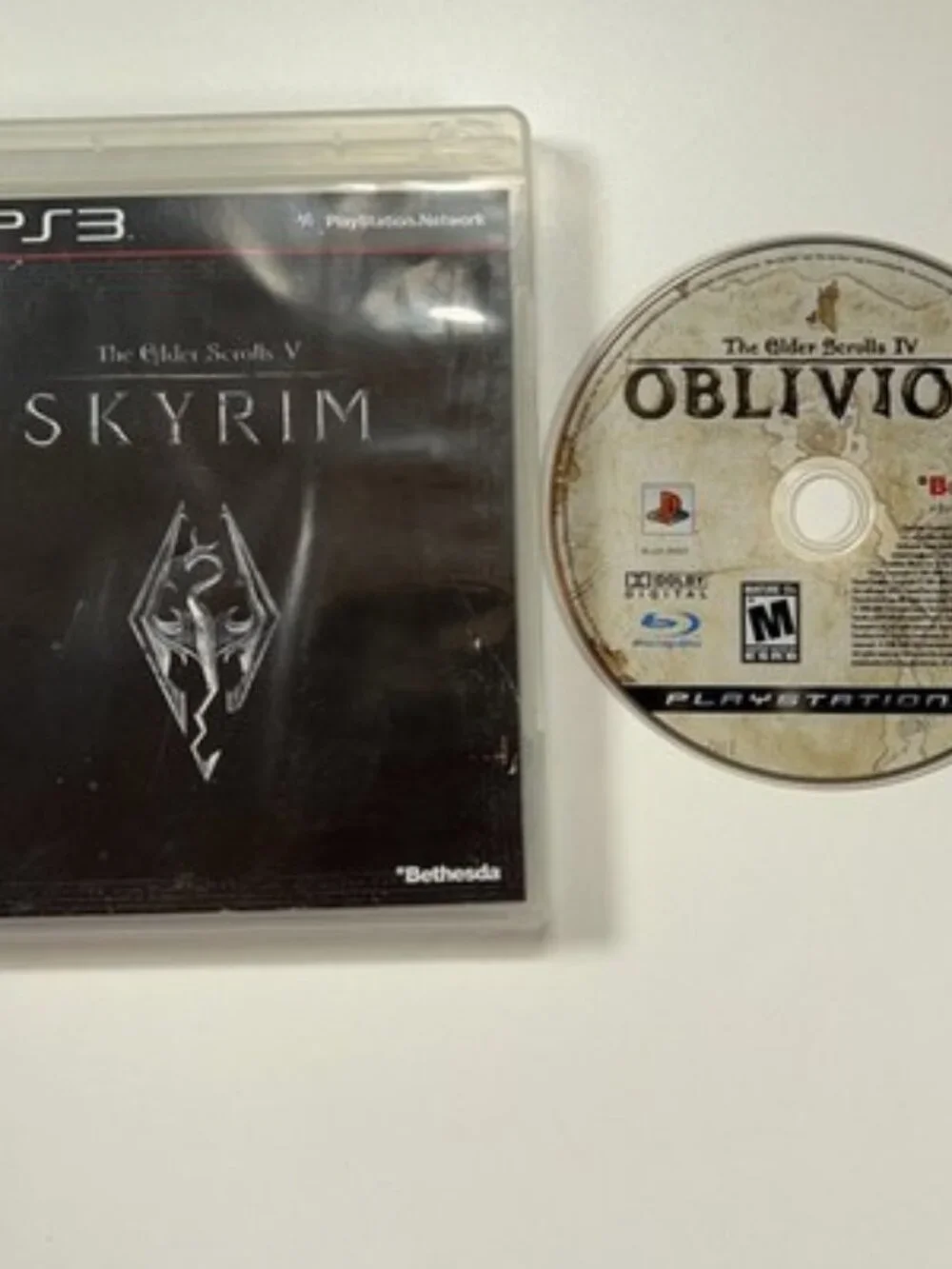 The Elder Scrolls V: Skyrim IV Oblivion Map PlayStation 3 2 Game Lot Tested